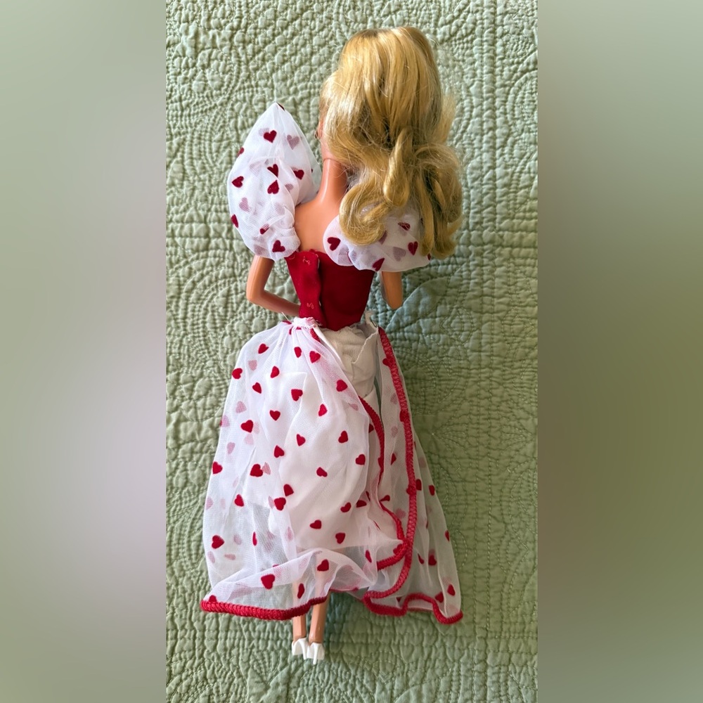Vintage Barbie 1983 Loving You RARE Mattel Doll in Red and White Heart Dress - Picture 3 of 3